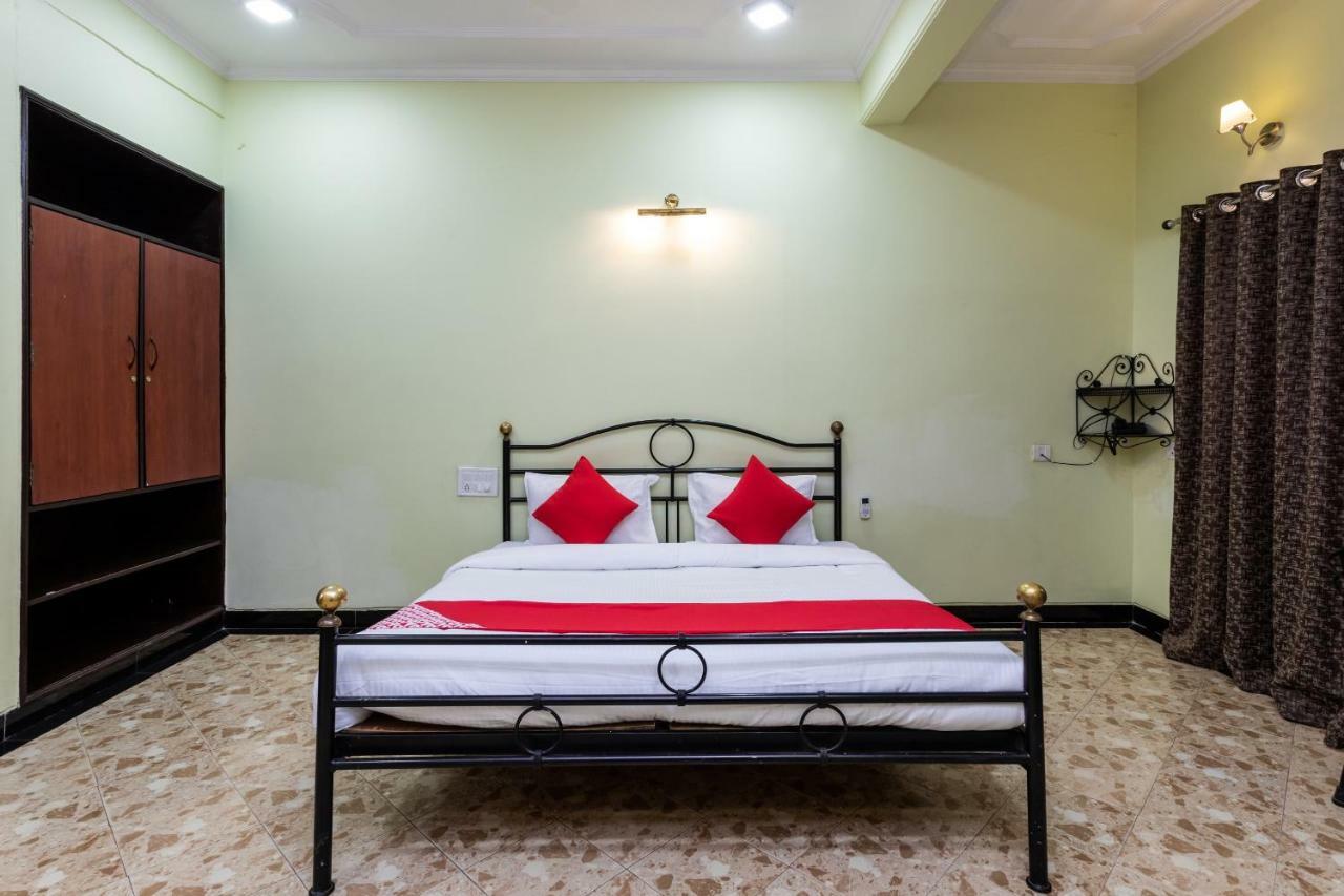 Oyo 38142 Girdhar Mahal Ξενοδοχείο Ιντόρ Εξωτερικό φωτογραφία